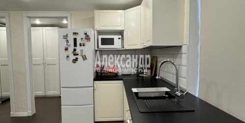 3-комн квартира Купчинская ул. ,  д. 8