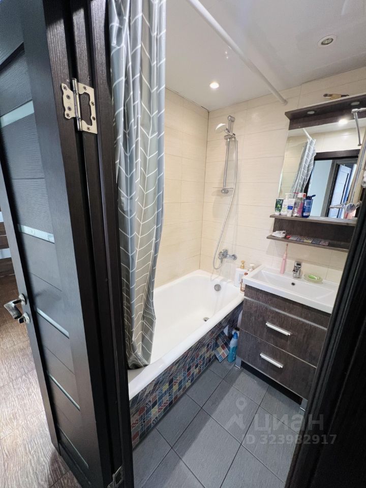 Продажа 3-комн квартиры на вторичном рынке улица Зои и Александра Космодемьянских, 18К2