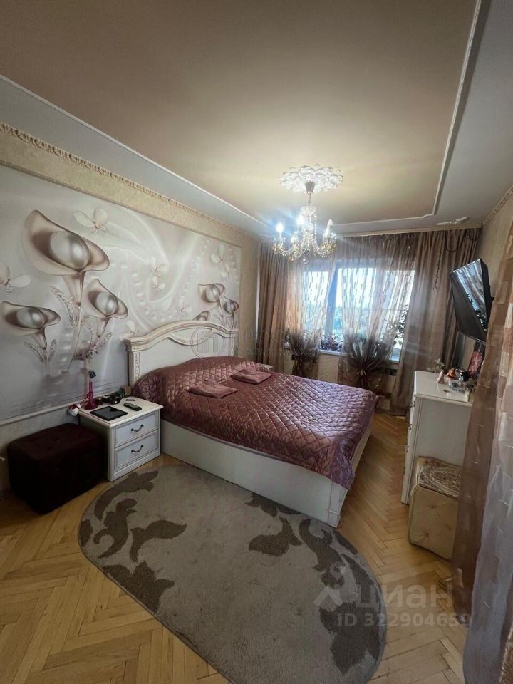 Продажа 3-комн квартиры на вторичном рынке Красногорск, улица Карбышева, 33