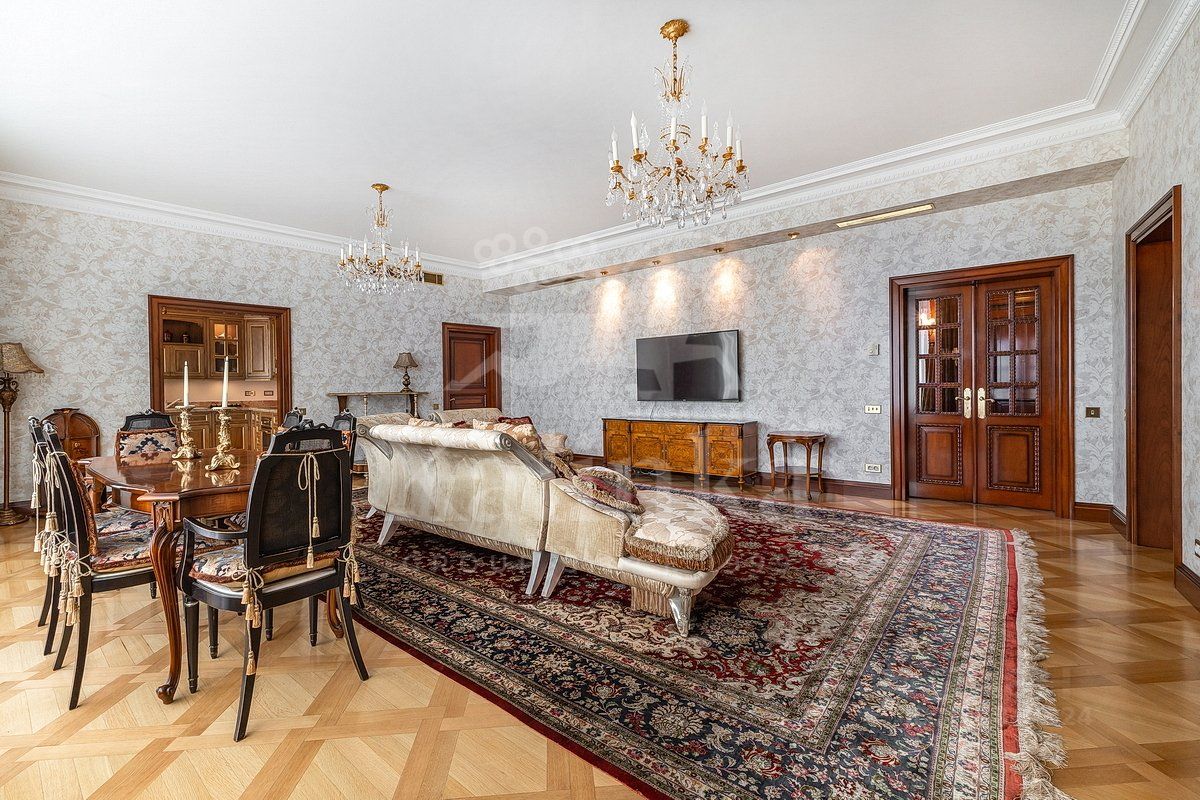 Продажа 2-комн квартиры на вторичном рынке переулок Брюсов, 19