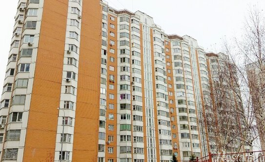 Продажа 3-комн квартиры на вторичном рынке Защитников Москвы пр-кт,  д. 5