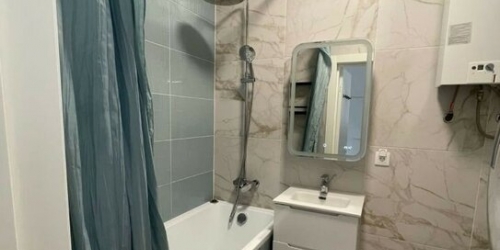 4-комн квартира улица Добролюбова,  д. 23