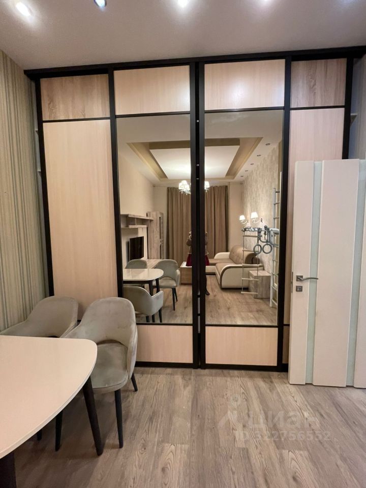 Продажа 2-комн квартиры на вторичном рынке Суворовский проспект, 61