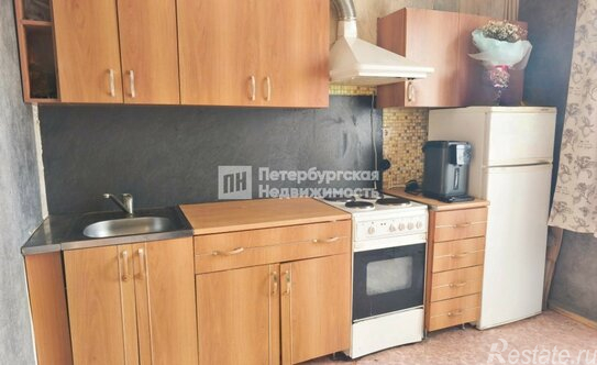 Продажа 1-комн квартиры на вторичном рынке Маршала Захарова ул,  д. 12,  к. 1