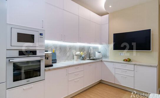 Продажа 3-комн квартиры на вторичном рынке Петергофское ш,  д. 59