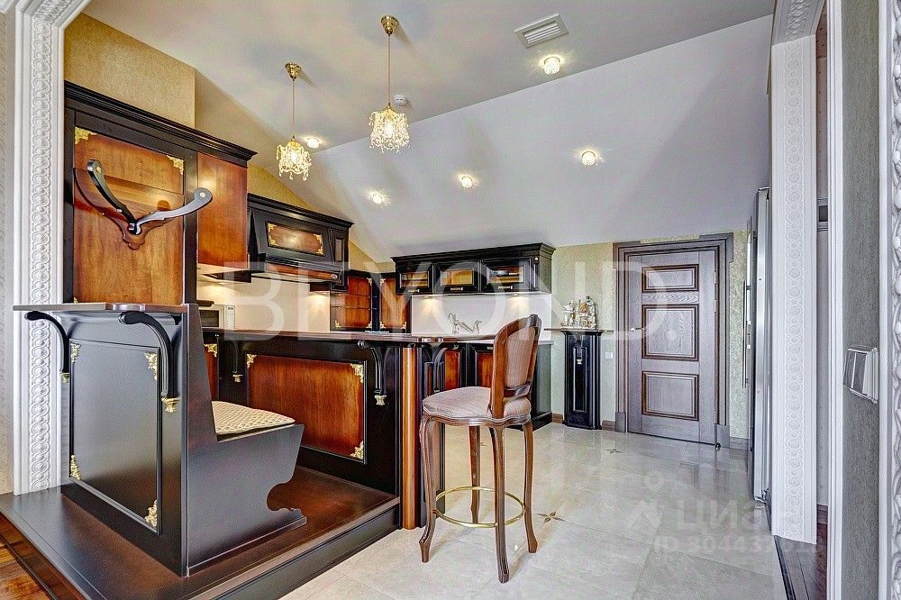 Продажа 3-комн квартиры на вторичном рынке Миллионная улица, 12