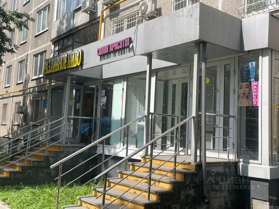 Продажа торгового помещения улица Красного Маяка,  д. 4 к1