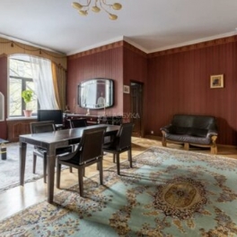 Продажа 4-комн квартиры на вторичном рынке Козловский Б. пер,  д. 12