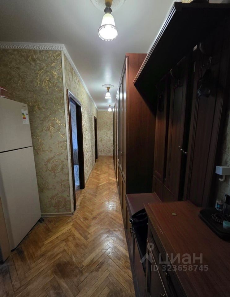 Продажа 3-комн квартиры на вторичном рынке Белозерская улица, 17А