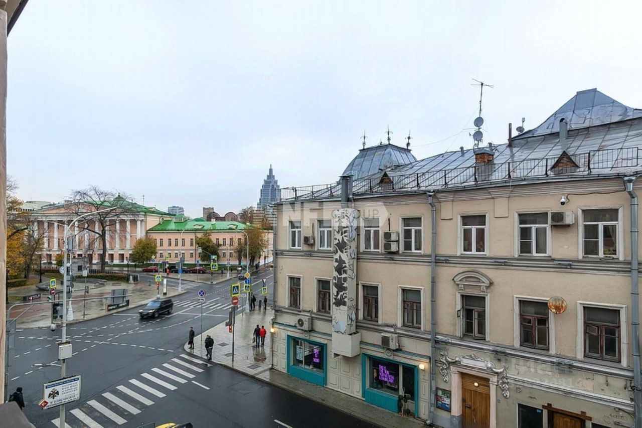 Продажа 3-комн квартиры на вторичном рынке улица Петровка, 28С1