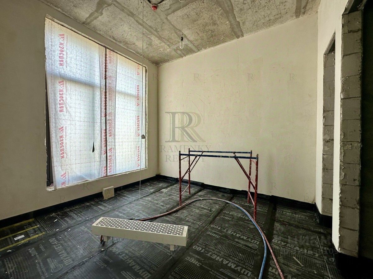 Продажа 5-комн квартиры на вторичном рынке улица Усачева, 15А