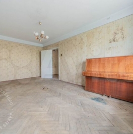 Продажа 2-комн квартиры на вторичном рынке улица Солдата Корзуна,  д. 13