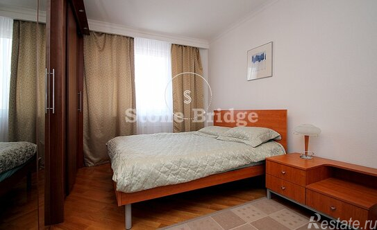 Аренда 4-комн квартиры на вторичном рынке ул Сергея Макеева,  д. 1