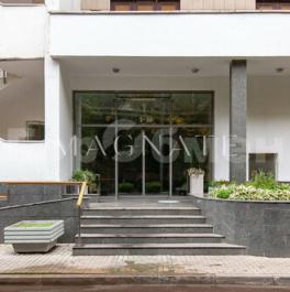 Продажа 6-комн квартиры на вторичном рынке Ленинградский пр-кт,  д. 52