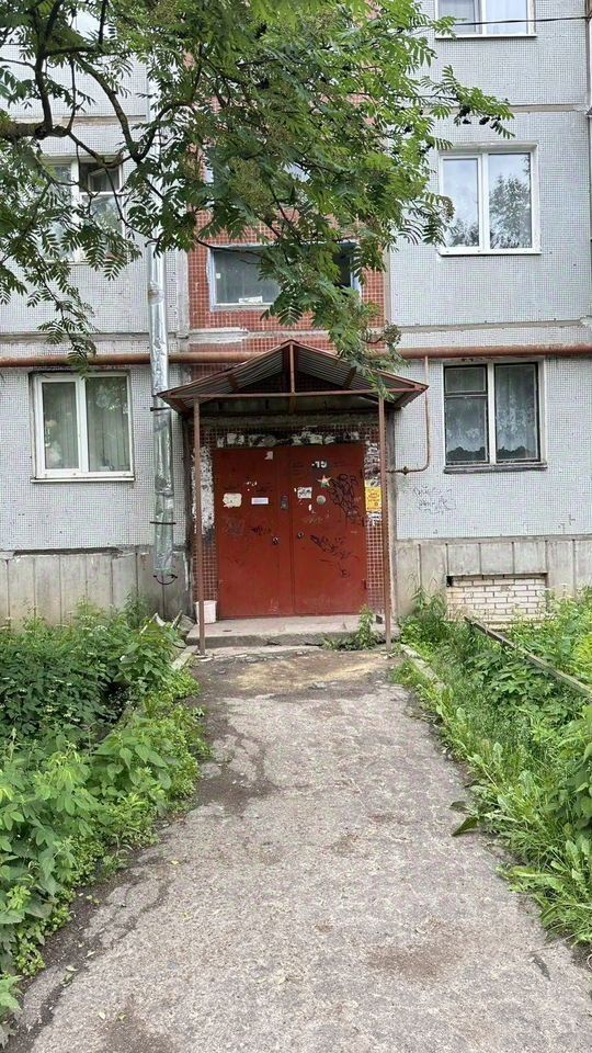 Продажа 3-комн квартиры на вторичном рынке пос. Новый Свет, 37