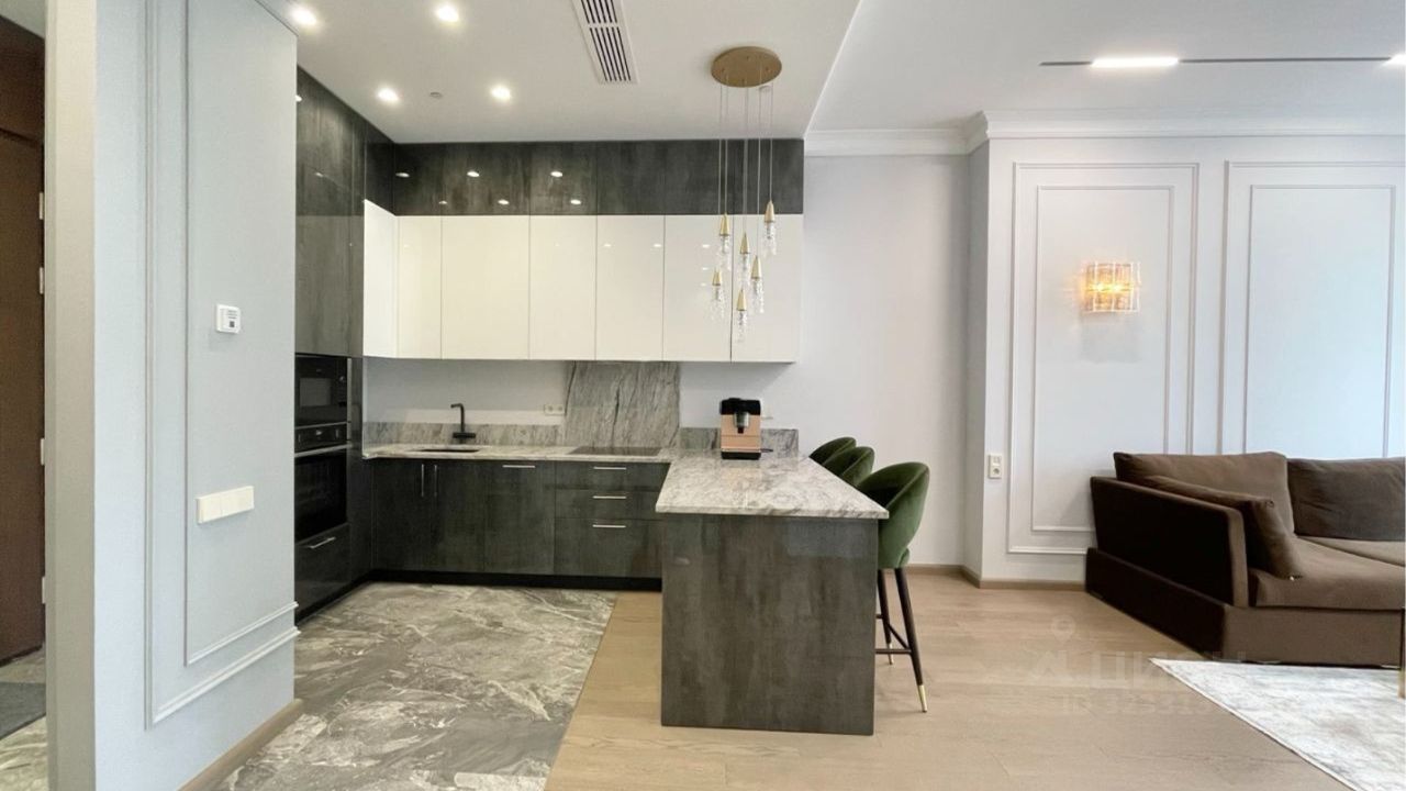 Продажа 2-комн квартиры на вторичном рынке 1-й Красногвардейский проезд, 22с1