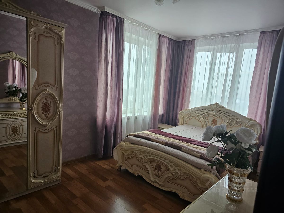 Продажа 4-комн квартиры на вторичном рынке проспект Энгельса, 93