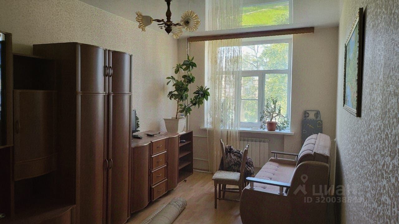 Продажа 2-комн квартиры на вторичном рынке Ломоносов, Александровская улица, 22/17