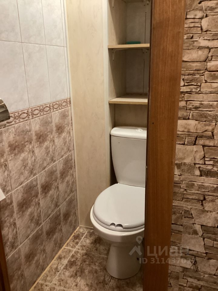 Продажа 2-комн квартиры на вторичном рынке улица Маршала Захарова, 35К2