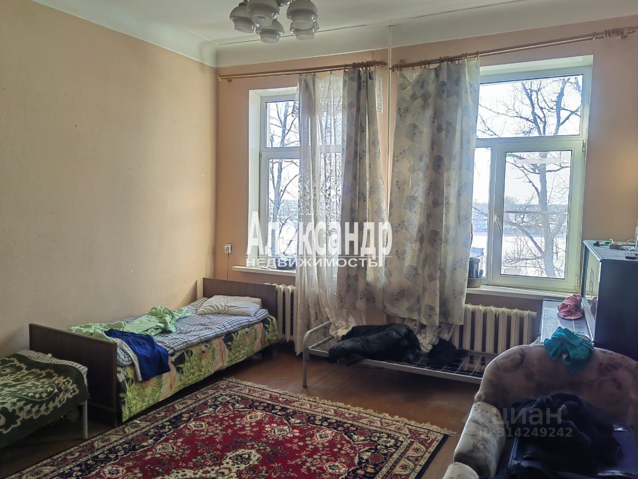 Продажа 3-комн квартиры на вторичном рынке Волхов, улица Пирогова, 1