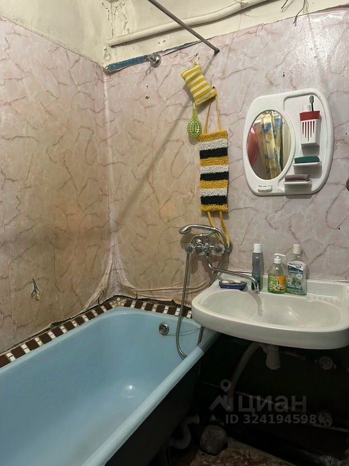 Продажа 2-комн квартиры на вторичном рынке улица Добровольцев, 48