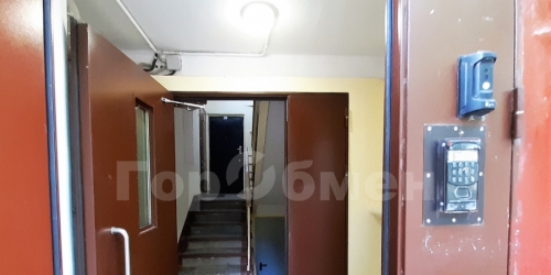 2-комн квартира улица Уткина, 39