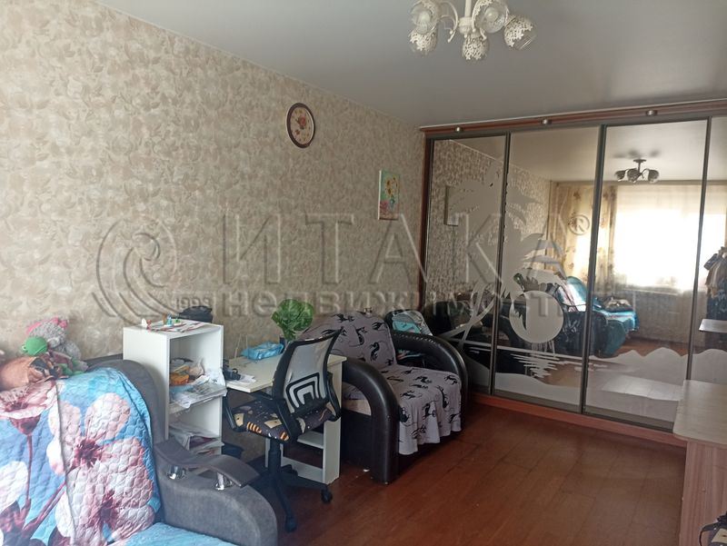 Продажа 4-комн квартиры на вторичном рынке Колпино, Оборонная ул., д. 2, лит. А