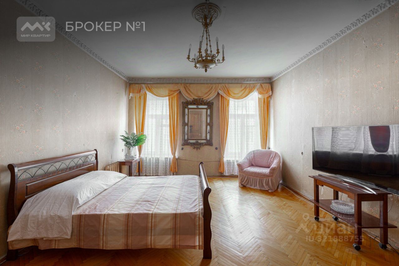 Продажа 3-комн квартиры на вторичном рынке Невский проспект, 51