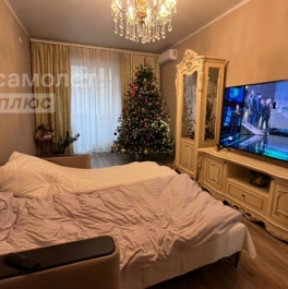 Продажа 4-комн квартиры на вторичном рынке улица Трофимова,  д. 1/17