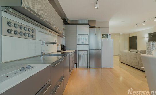 Продажа 3-комн квартиры на вторичном рынке Пархоменко пр-кт,  д. 19,  к. 1