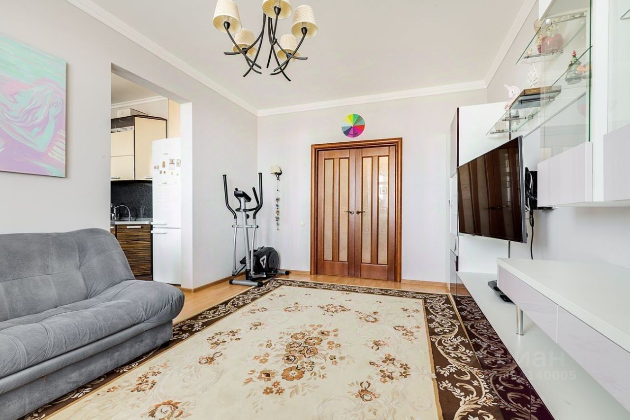 Продажа 2-комн квартиры на вторичном рынке Комендантский проспект, 17к1