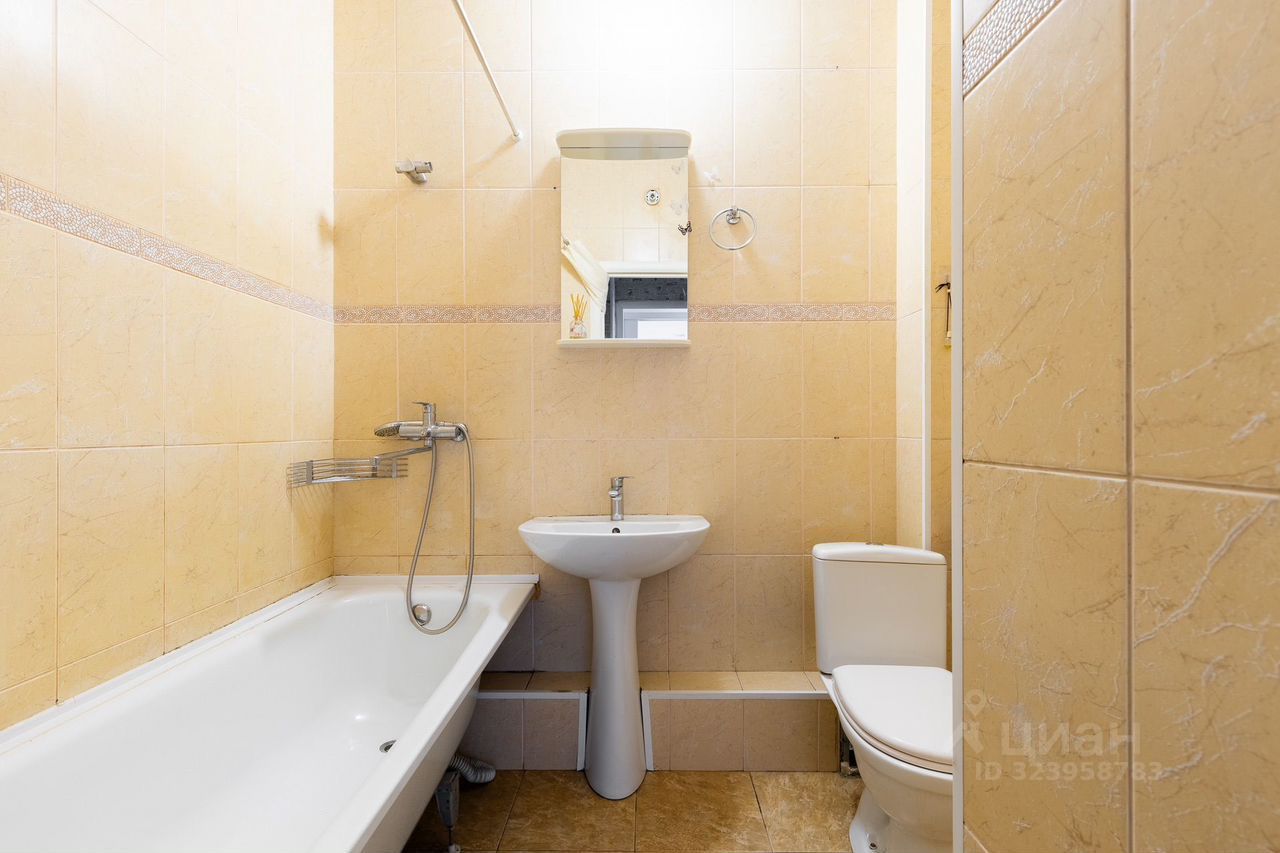 Продажа 1-комн квартиры на вторичном рынке Богатырский проспект, 26к1