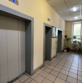 Продажа 2-комн квартиры на вторичном рынке Авиаконструктора Петлякова ул,  д. 25