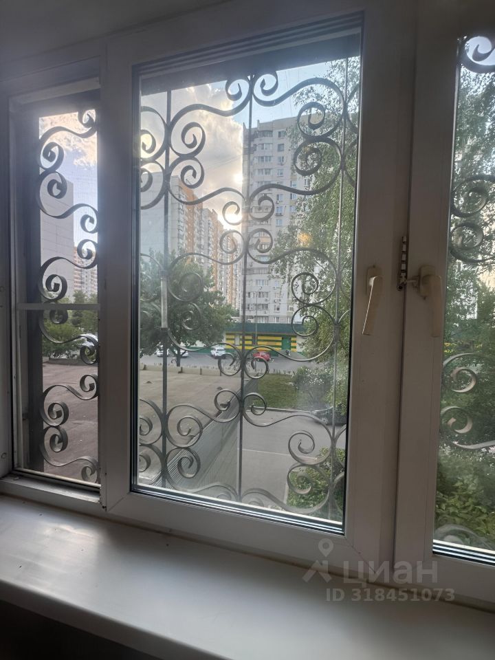 Продажа 3-комн квартиры на вторичном рынке улица Генерала Белобородова, 16