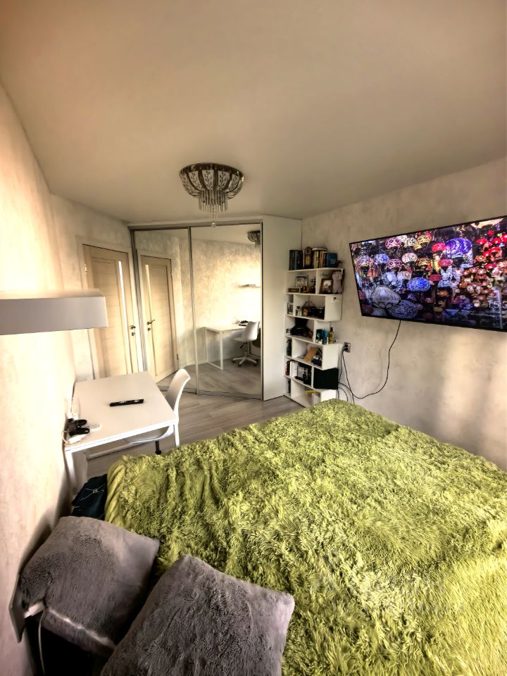 Продажа 3-комн квартиры на вторичном рынке улица Лени Голикова, 10