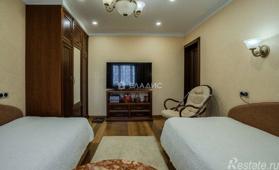 Продажа 3-комн квартиры на вторичном рынке ул Богданова,  д. 42