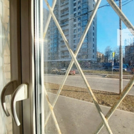 Продажа 2-комн квартиры на вторичном рынке улица Академика Комарова,  д. 18