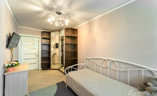 Продажа 2-комн квартиры на вторичном рынке Львовский, Садовая улица,  д. 1А