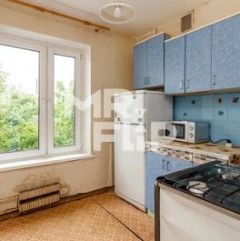 Продажа 1-комн квартиры на вторичном рынке Красноярская улица,  д. 9