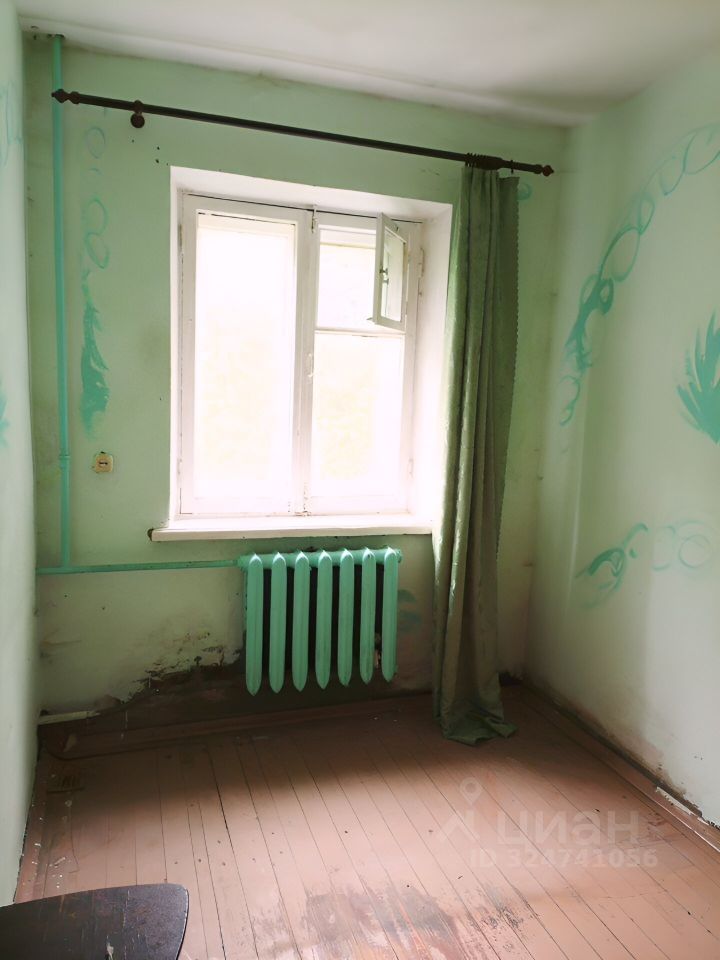 Продажа 3-комн квартиры на вторичном рынке Ульяновка пгт, улица Щербакова, 7