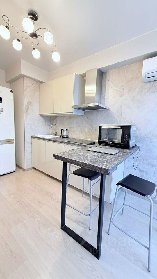 Продажа 2-комн квартиры на вторичном рынке Заозерная улица, 3к2