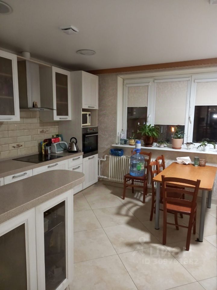 Продажа 3-комн квартиры на вторичном рынке улица Мневники, 9