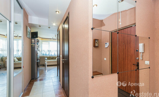 Аренда 3-комн квартиры на вторичном рынке улица Дмитриевского,  д. 11