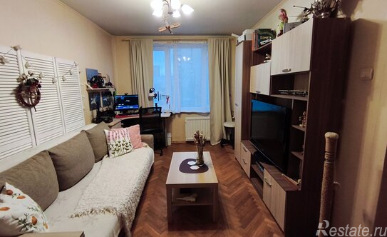 Продажа 2-комн квартиры на вторичном рынке Художников пр-кт,  д. 27,  к. 1