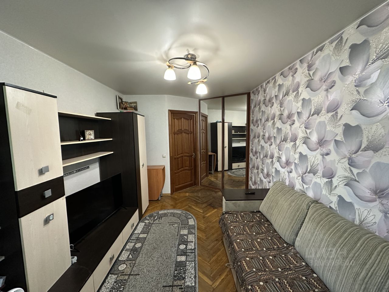 Продажа 3-комн квартиры на вторичном рынке Просторная улица, 10К1