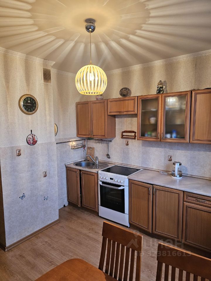 Аренда 3-комн квартиры на вторичном рынке улица Исаковского,  д. 4К2