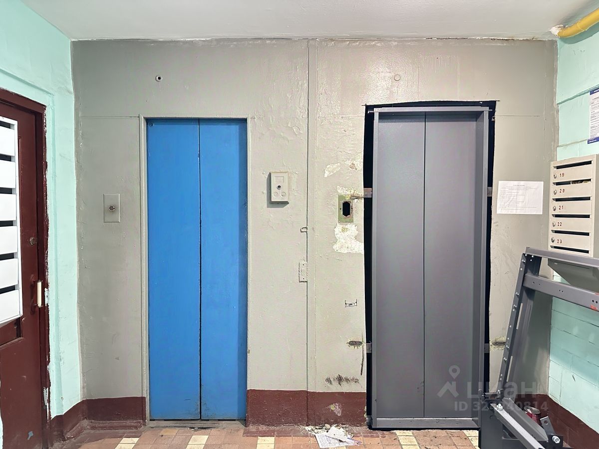 Продажа 2-комн квартиры на вторичном рынке улица Михайлова, 30/8