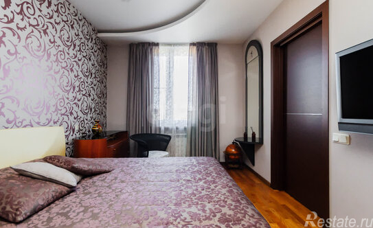 Продажа 4-комн квартиры на вторичном рынке Славы пр-кт,  д. 52,  к. 1