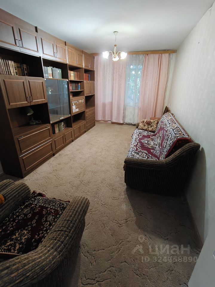 Аренда 3-комн квартиры на вторичном рынке Кингисепп, Восточная улица, 6