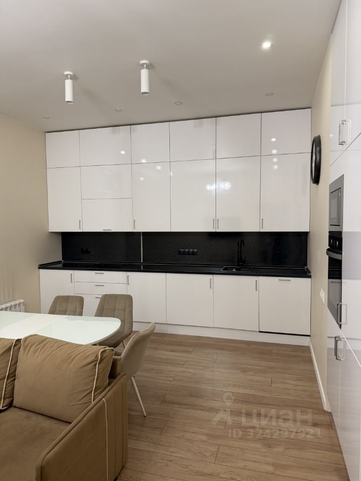 Аренда 2-комн квартиры на вторичном рынке Мантулинская улица, 9к3